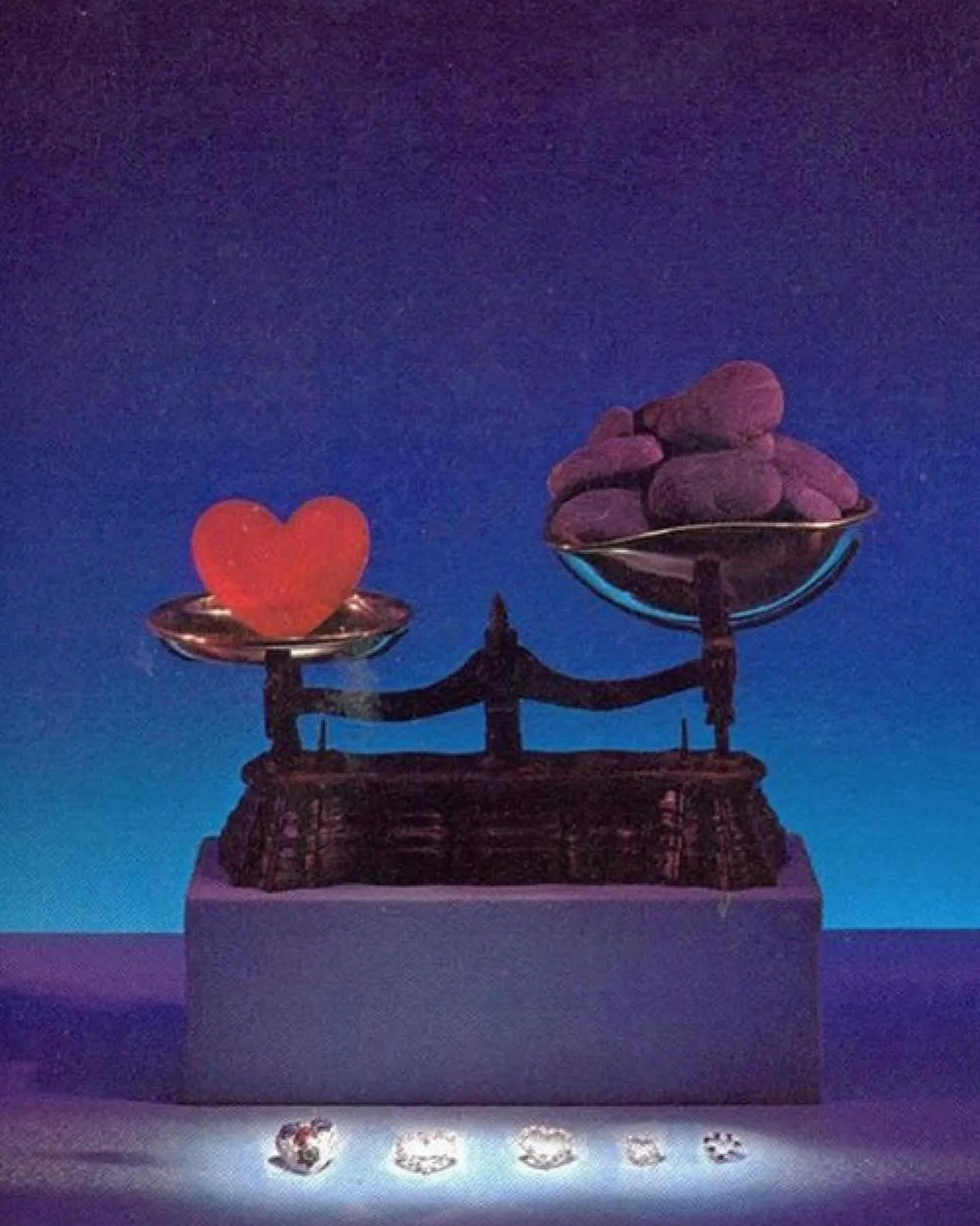 ♡ Happy Valentine&rsquo;s Day ♡

1. Vintage Tiffany&rsquo;s window display 
2. Necklace design by Ert&eacute;
3. &ldquo;L&rsquo;Amour Dans le Coeur&rdquo; perfume bottle by Arys, circa 1920s. 
4. Untitled, Issei Suda, 1991
5. Rosen, Gerhard Richter, 