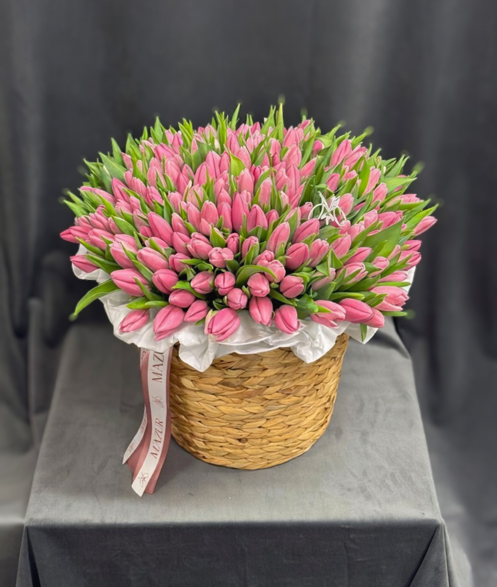 Тюльпаны Ace Pink в корзине