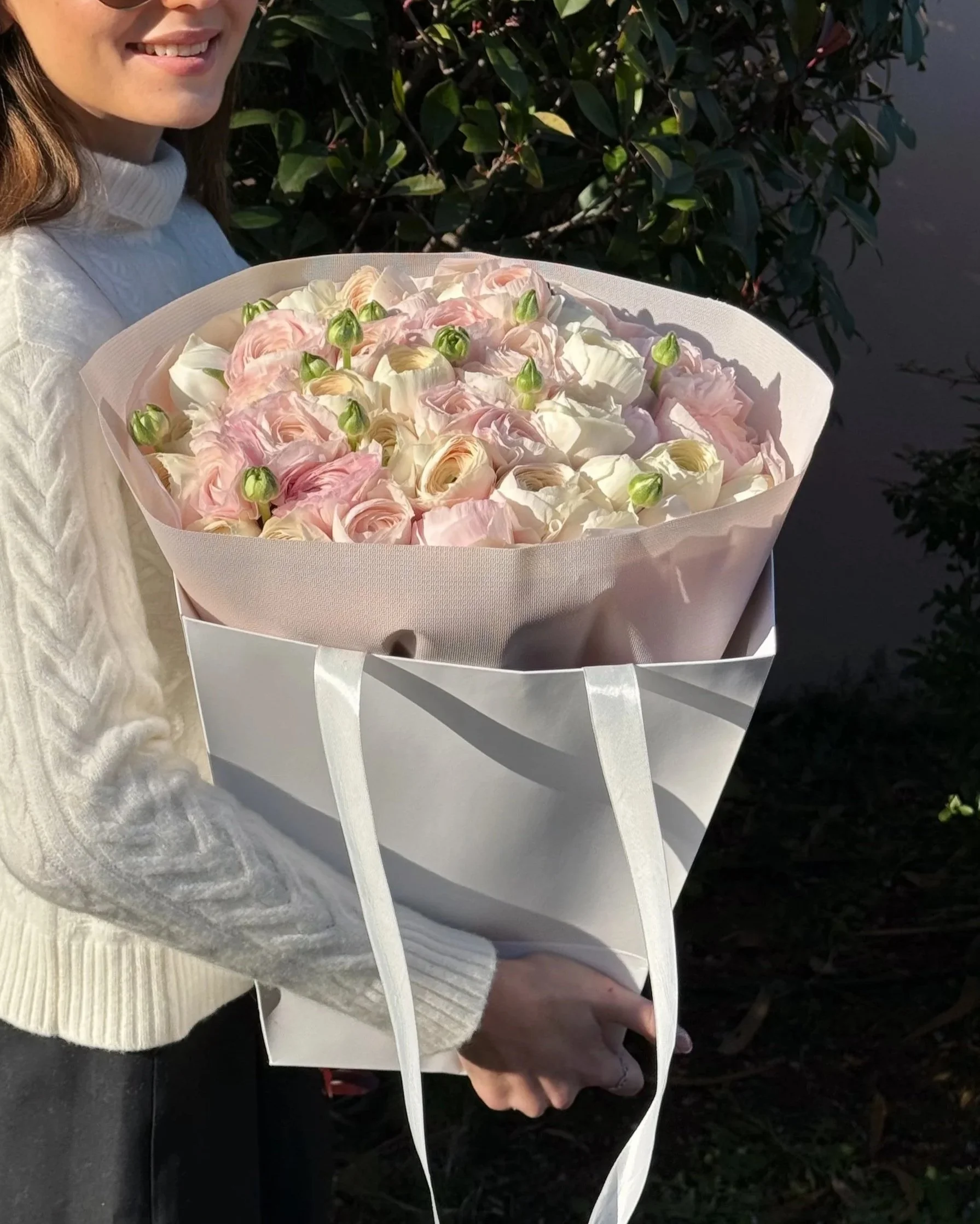 50 Cream Ranunculus.