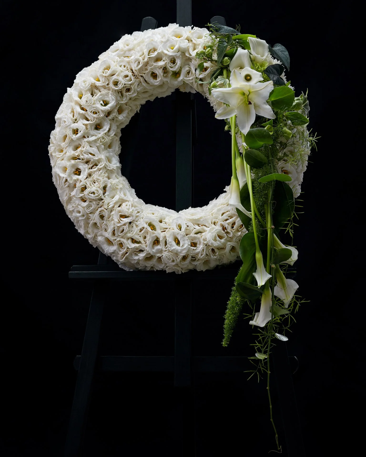 Lisianthus Funeral Wreath