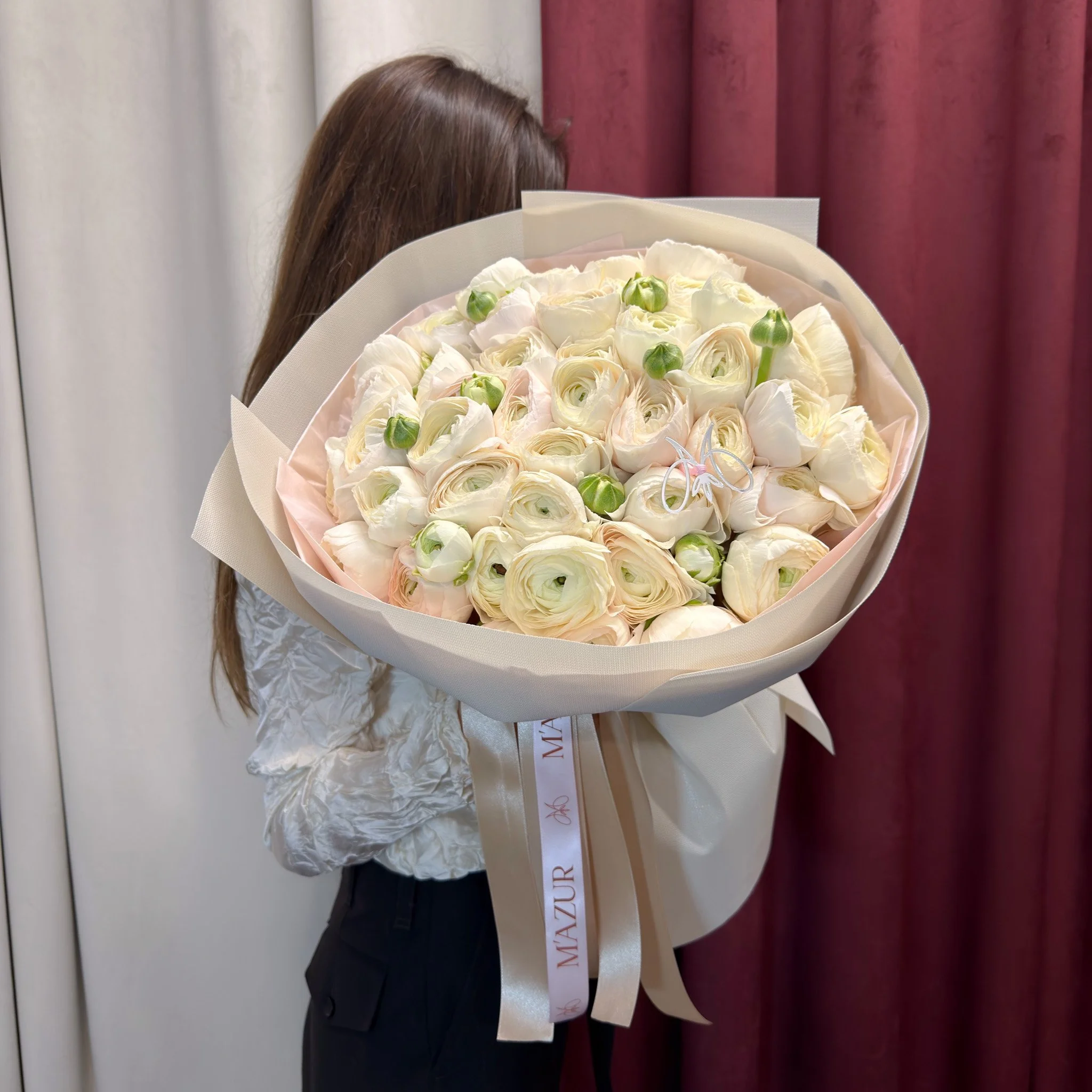 50 Cream Ranunculus.