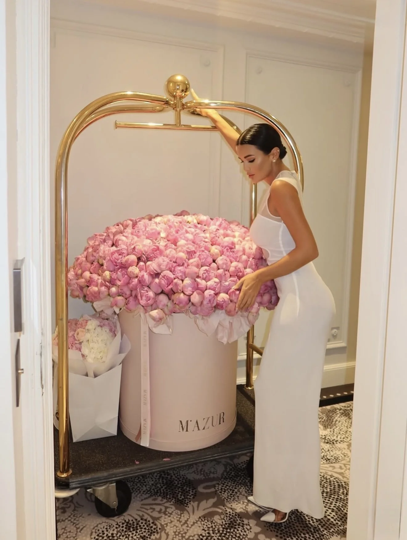 500 Peonies in a box