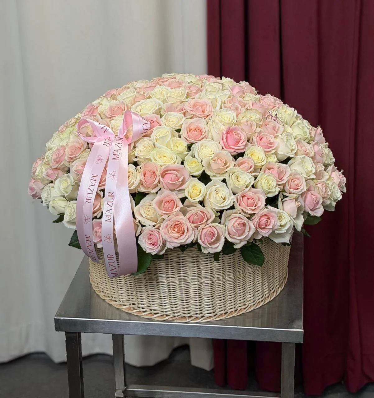 200 Mixed Roses in a Basket