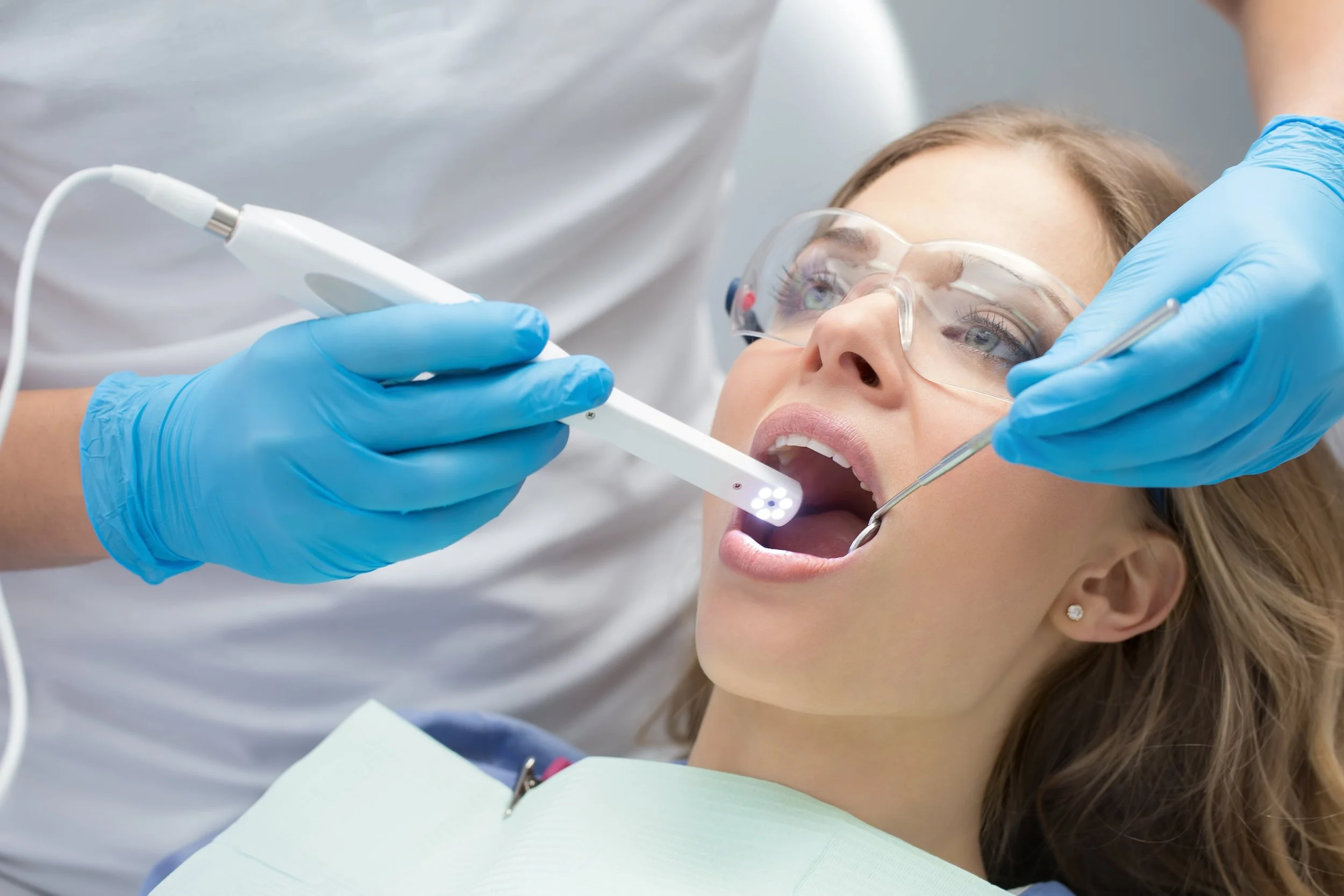 How Intraoral Cameras Help Patients See What Dentists See