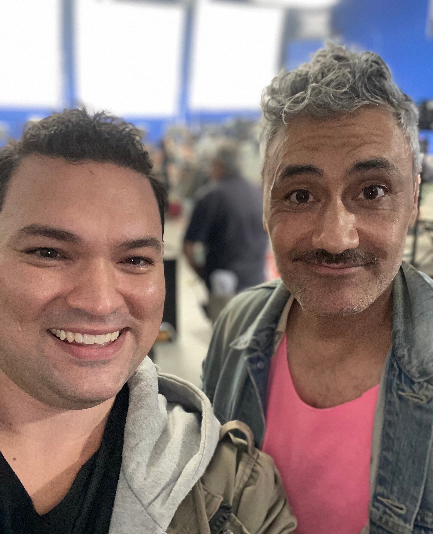 Now the movie is out... ⁠
I thought I'd post this image from my Directors Attachment under the wing of this guy on the set of Thor: Love and Thunder.⁠
⁠
#thorloveandthunder #taikawaititi #joshsambono
