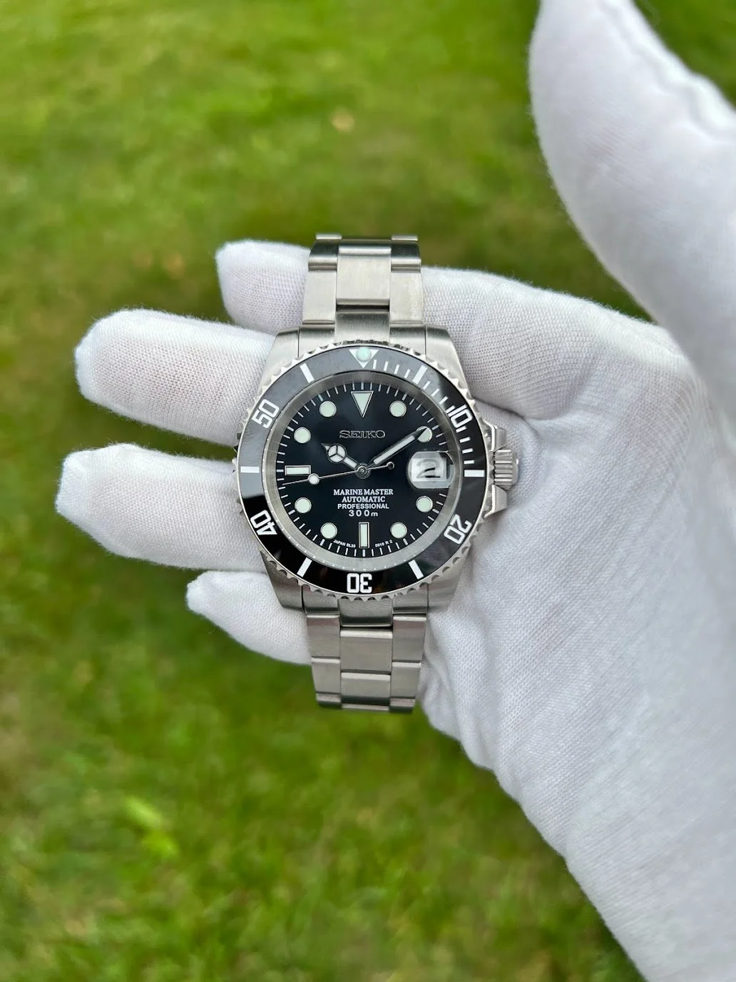 Custom Seiko NH35 Automatic 40mm Black Bezel Black Dial See Through Caseback