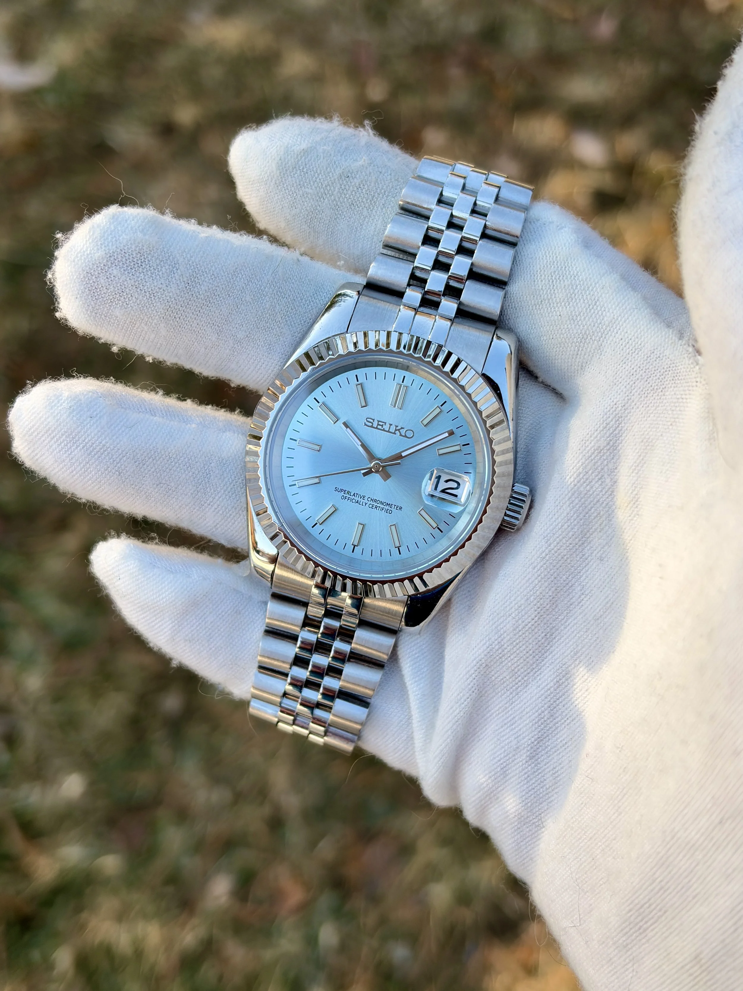Custom Seiko NH35 Automatic 39mm Fluted Bezel Ice Blue dial See Through Case Back