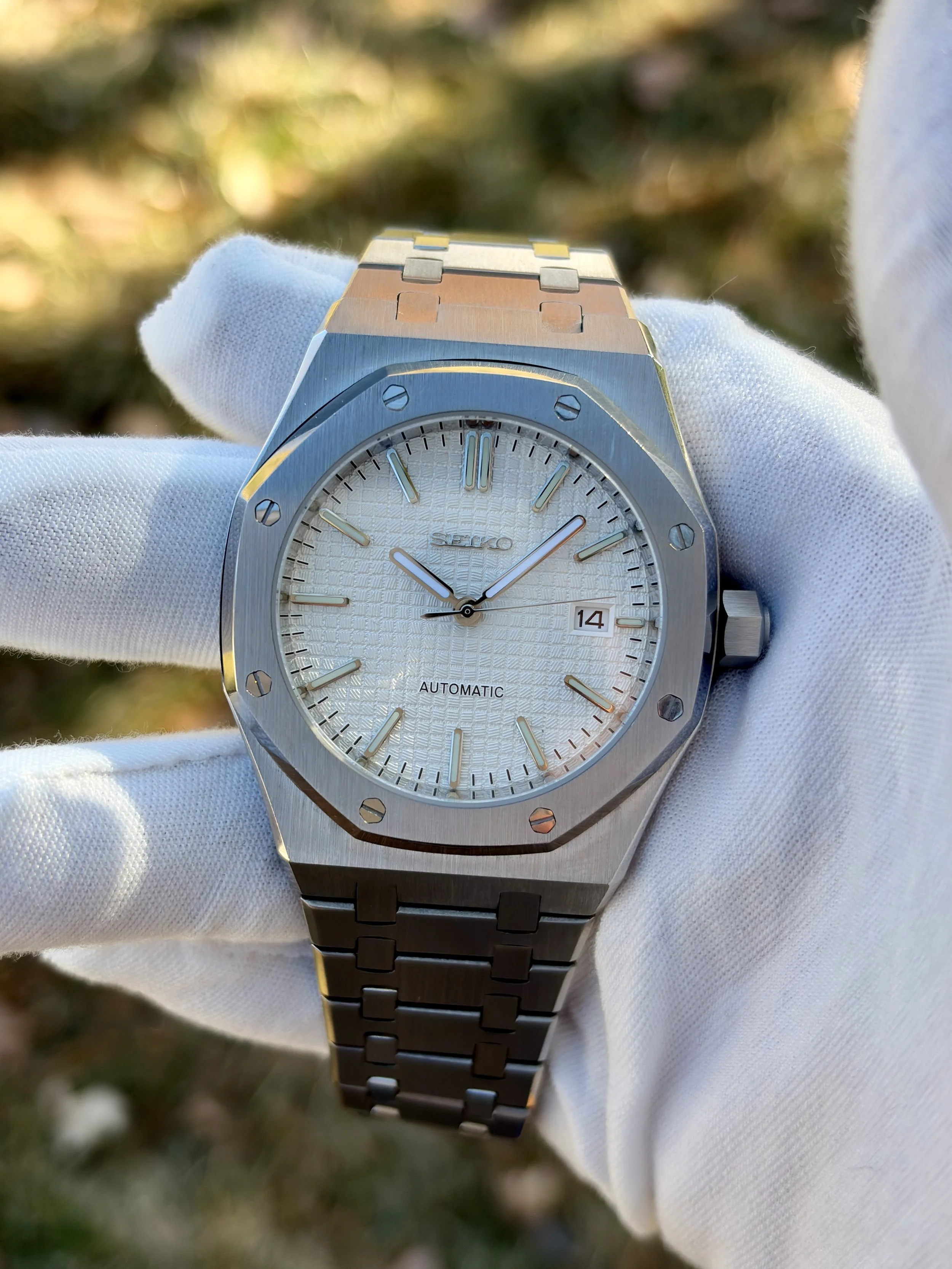 (Pre-Owned) Custom Seiko NH35 Automatic 42mm White dial & integrated bracelet