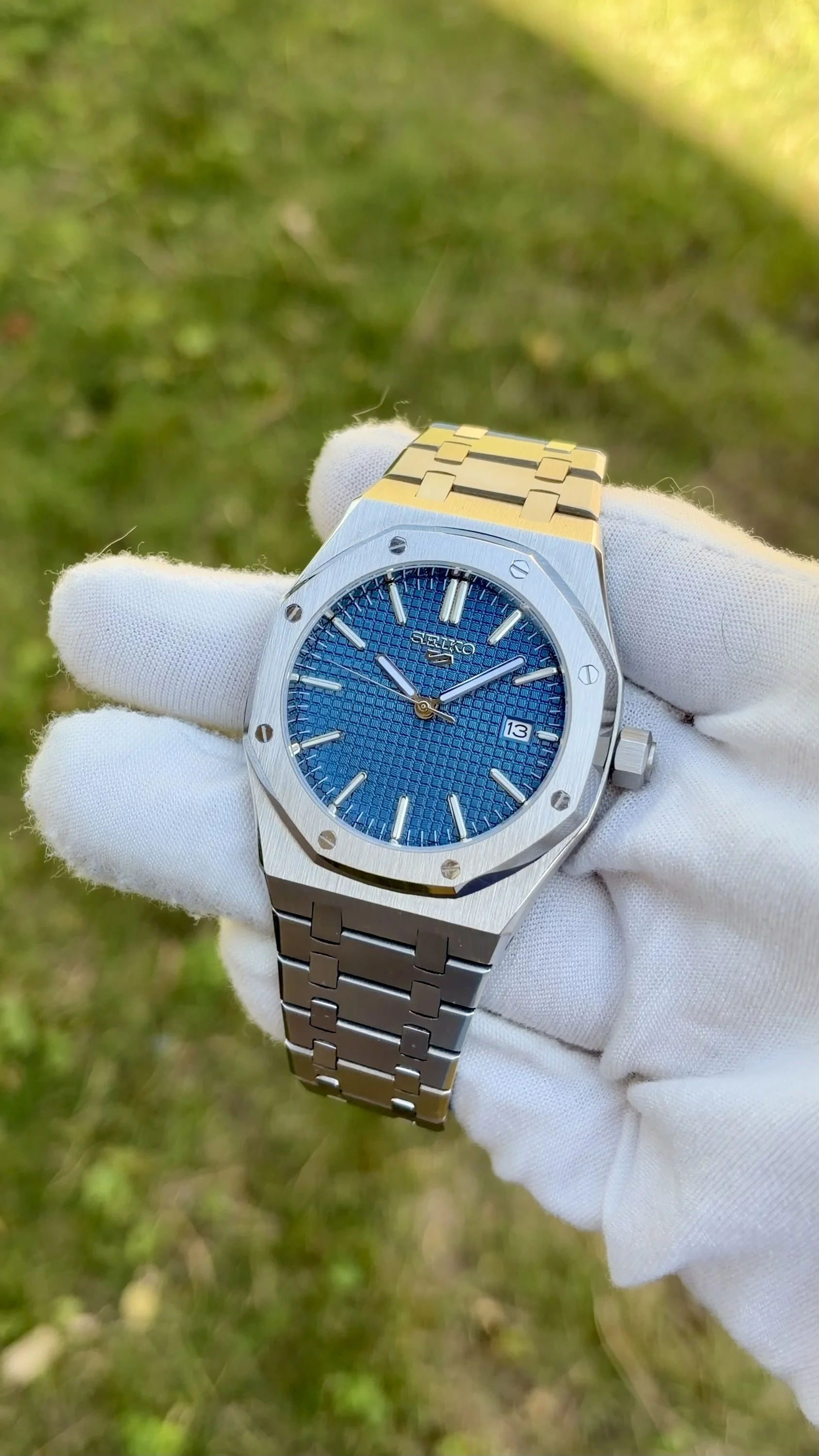 Custom Seiko NH35 Automatic 41mm Blue dial & integrated bracelet
