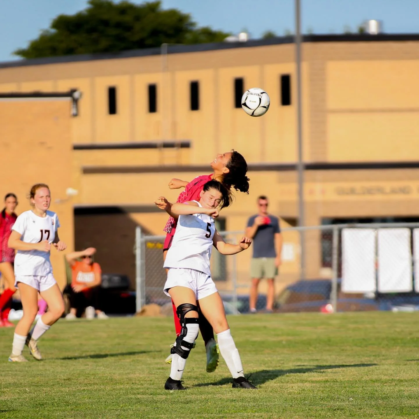 back on the field with @guilderlandgirlssoccer this week ⚽️

#soccer #womenssoccer #soccerphotography #sportsphotographer #sportsphotography #canon #canonphotos #sportsmedia