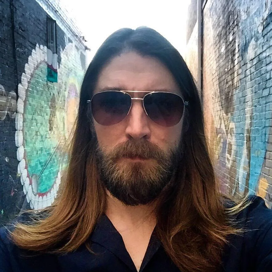 Disparition-Jon-Bernstein_Sunglasses_Mural-Alley.jpg