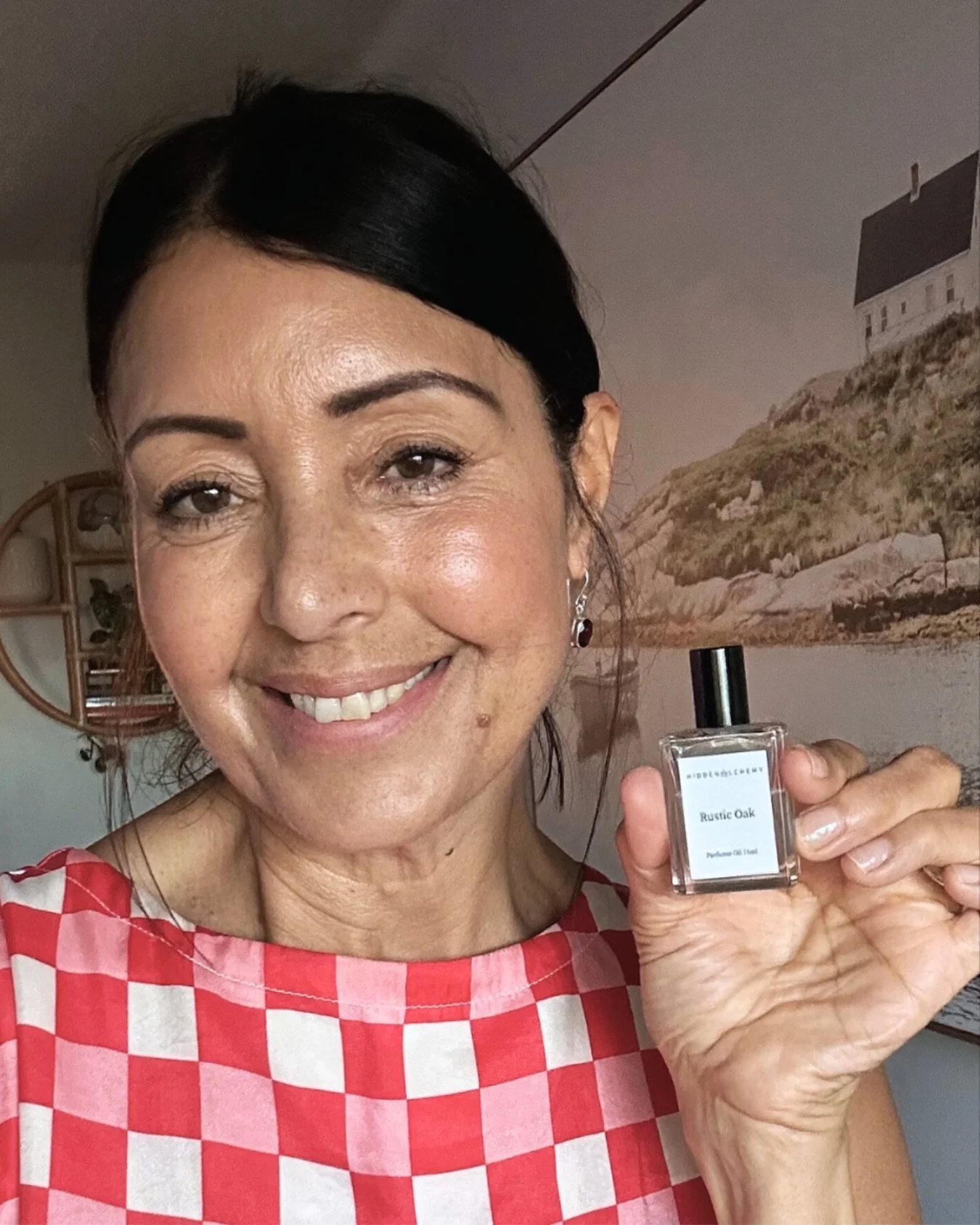 Rustic Oak is the scent I wear when I give myself permission to slow down. It’s grounding and quiet, the kind of fragrance that stays with you long after the morning fades.
Experience Hidden Alchemy today.