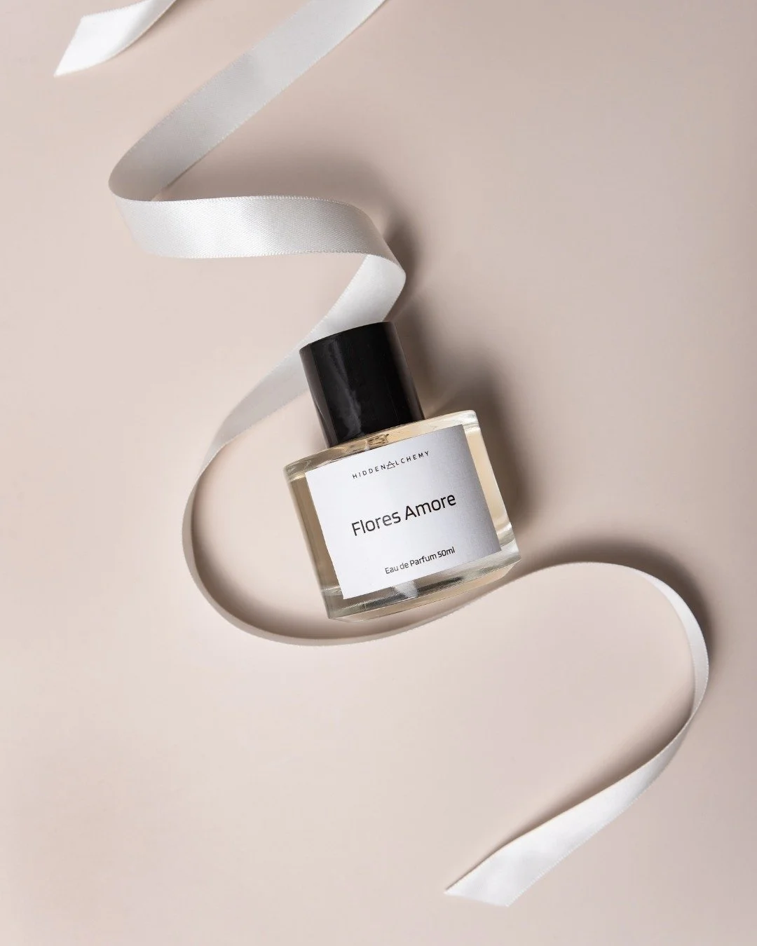 Flores Amore offers a soft floral glow that feels perfect for holiday gifting.
Shop the scent now.

#holidaygift #scentoftheday #perfumelovers #holidayshopping