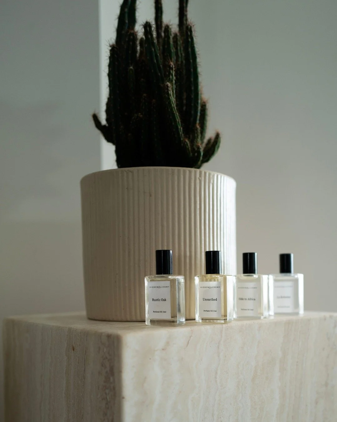 Fragrance without the noise.
Clean, balanced, and made for every skin.

Shop the collection.