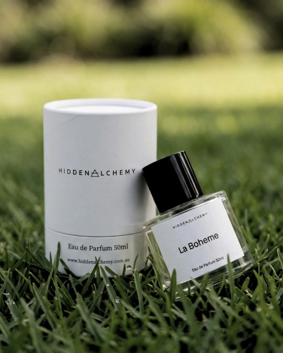 You know that feeling when you walk past someone and their scent just stops you?

That's La Boh&egrave;me. Citrus that opens bright, then leather and lavender pull you somewhere slower. Somewhere worth staying.

It doesn't just smell good. It makes p