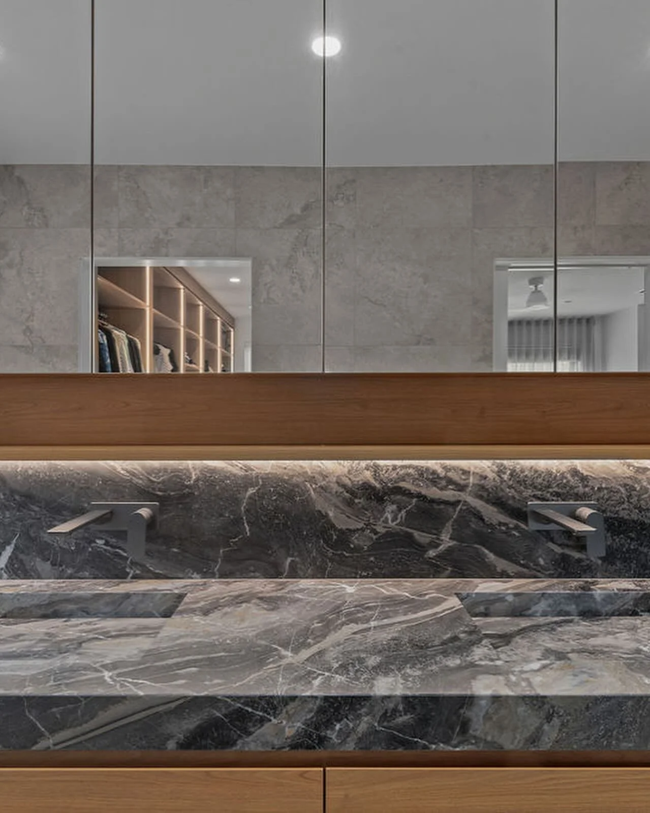 Integrated sinks

Elevate your Bathroom design with a natural stone integrated sink for your vanity. 

Combining luxury with durability each one is individually custom made offering versatility with your design. 

Get in touch with us to book your ap