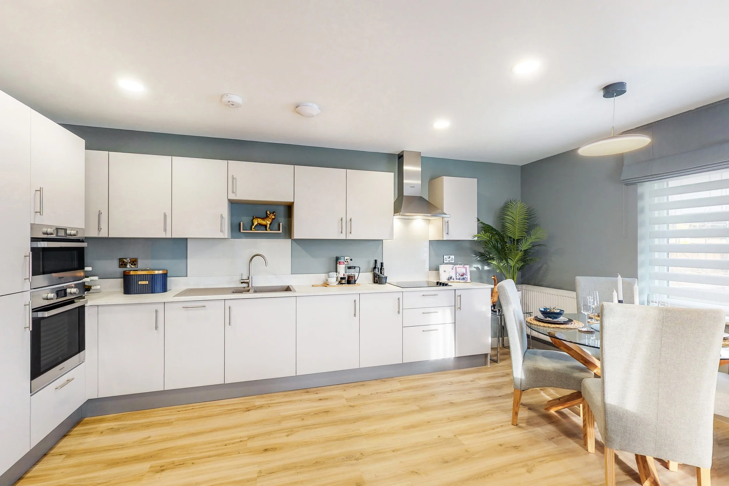 Gusto Kitchen 1.jpg