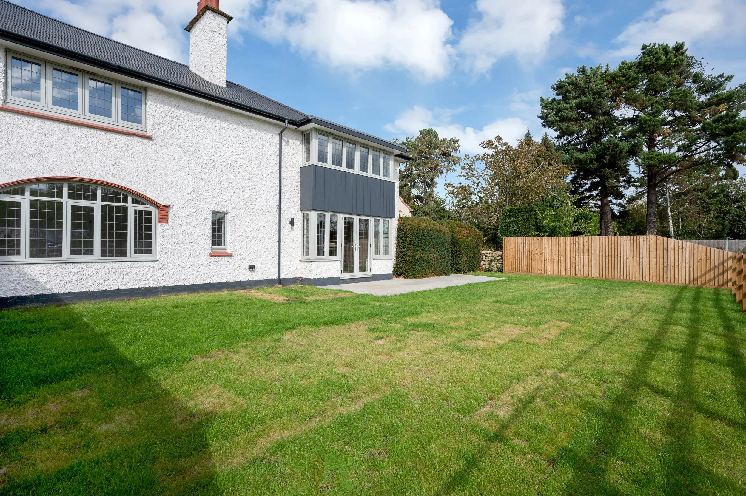 Lodge Court garden.webp