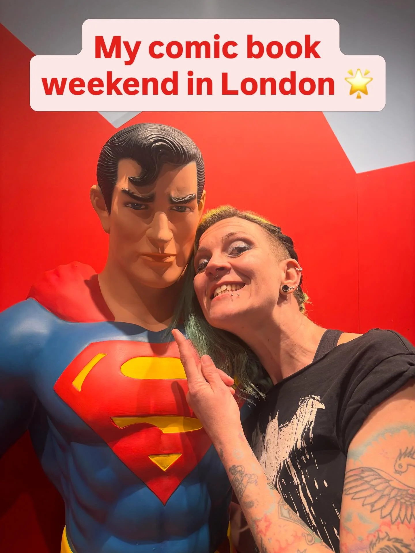Had a gorgeous comic book themed weekend in London 💕 

Drew with @goshcomics, met @hamishsteele and other amazing comic book creators. 

Visited @thecartoonmuseum and saw so much original @hewll artwork, which was amazing because I have loved his ar