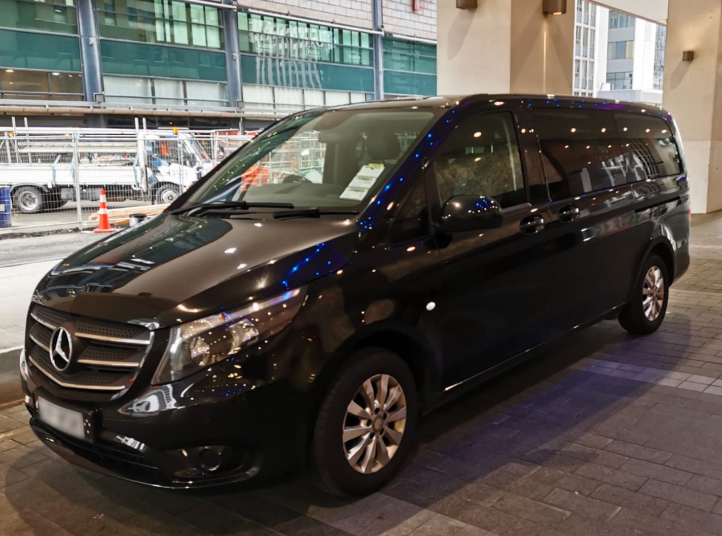 VIP V-Class 7 seater black front.jpg