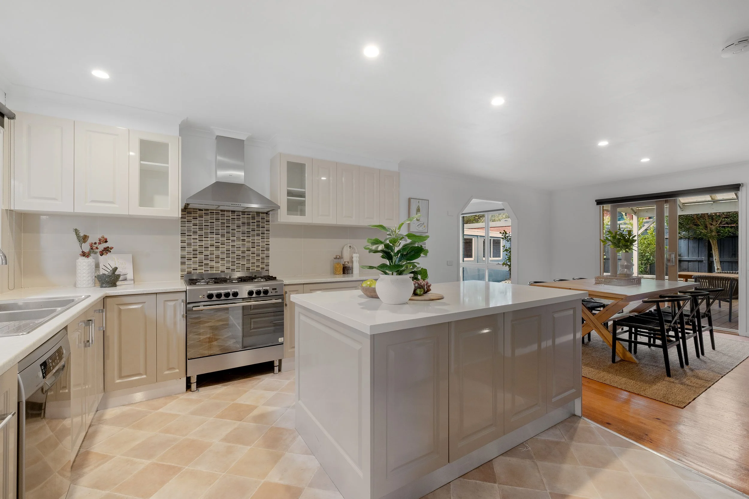 1.12.2025 - 10 GEORGE STREET MORNINGTON-6.jpg