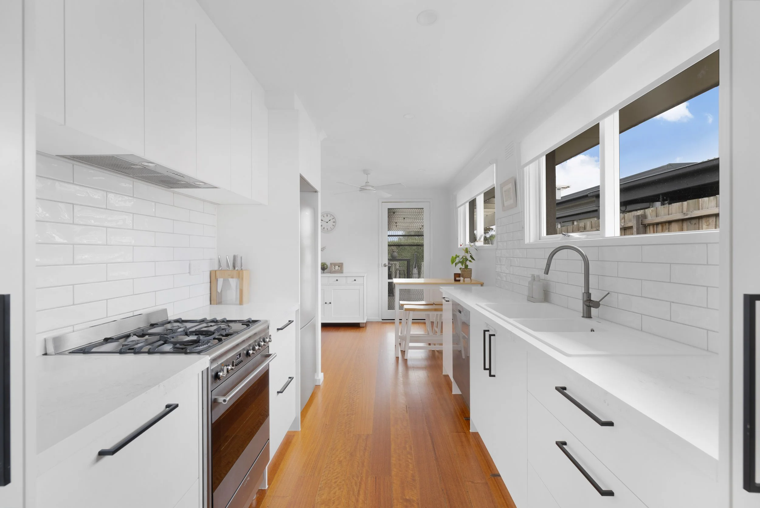 12.11.2025 - 6 KARINA STREET MORNINGTON-13.jpg