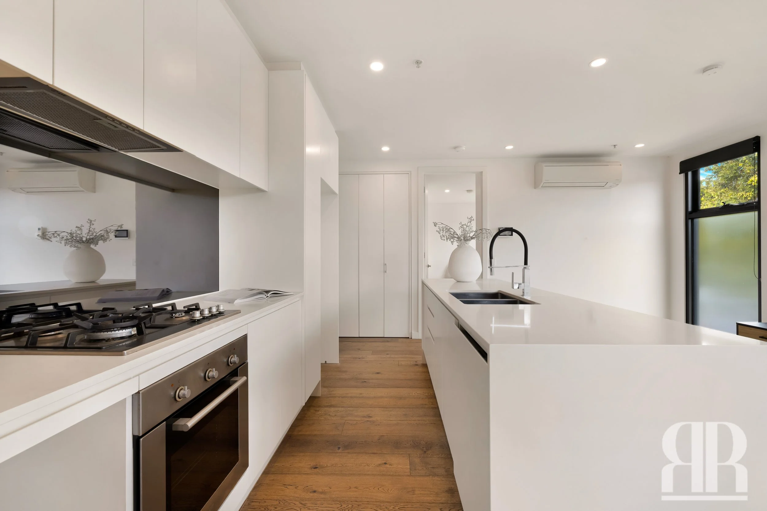 24.10.2025 - 108-43 THE AVENUE BALACLAVA-10.jpg