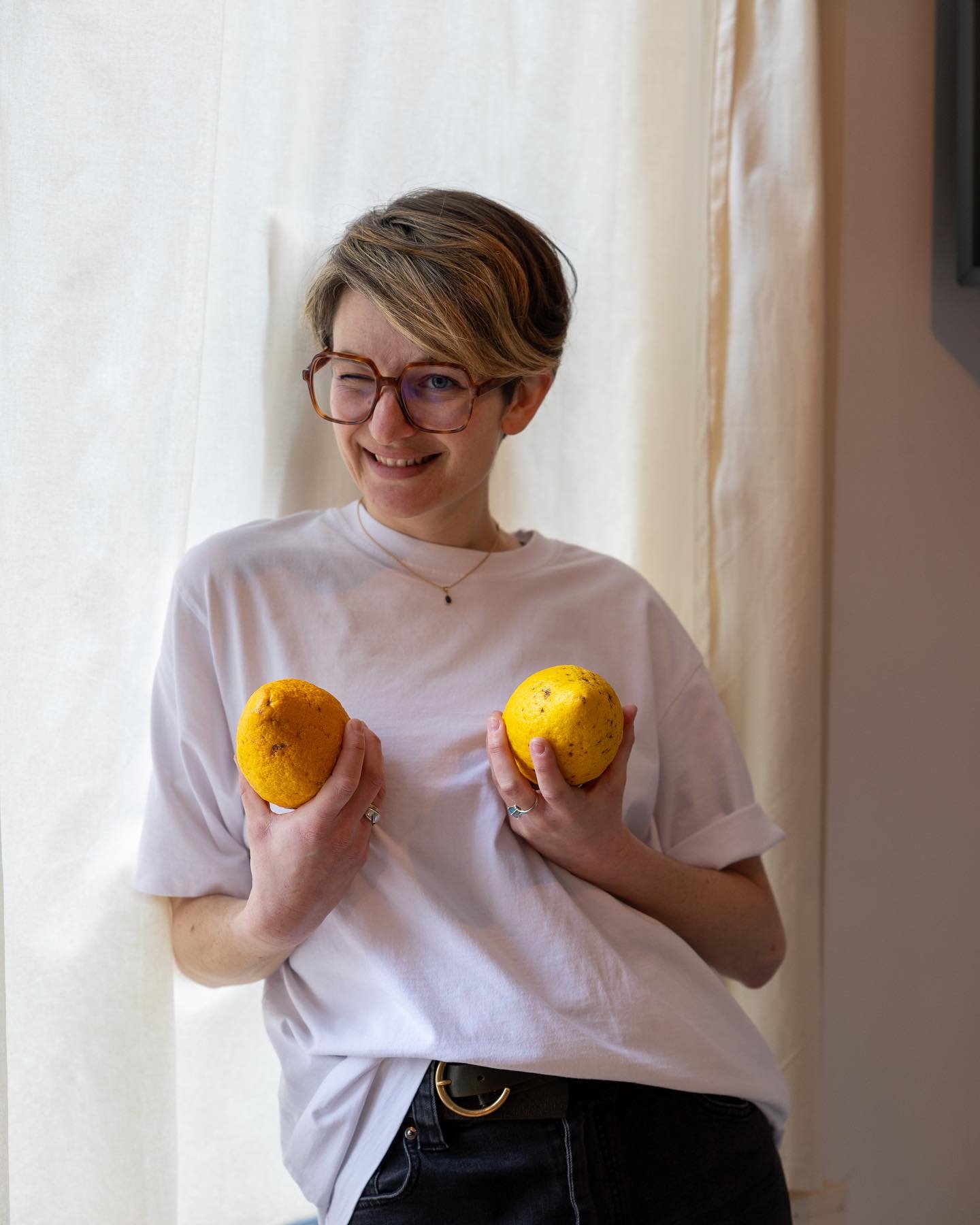 BACK OPEN TODAY !!! 
Happy, smily faces, Here back Ready (as always!) to Feed You !!
Seeing you tonight ?!?

Beautiful Cedrats 🍋 still on the menu !!!

📸 @deliciouslypope /w Louchebem !

#back #springmenu #cedrat #bistrot #bistronomie #foodexperien