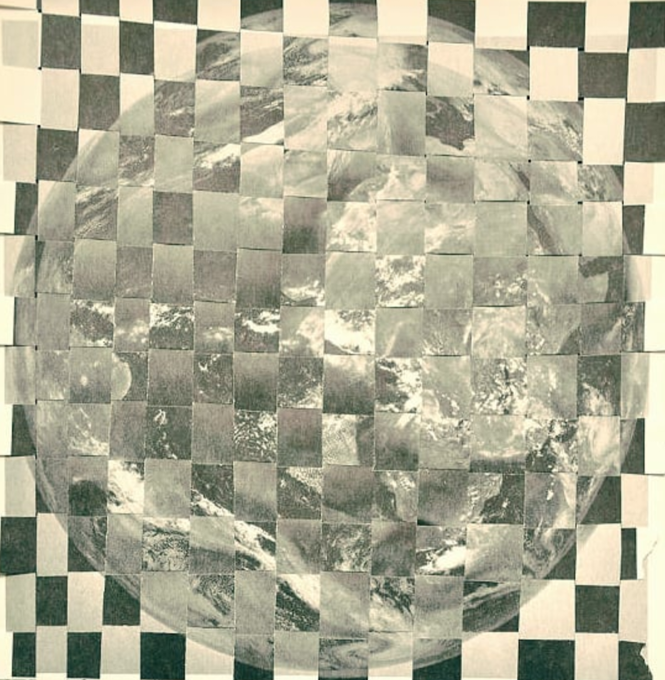 Earth (Photography - ca 10 x 10 - Sweden) Helen Tak