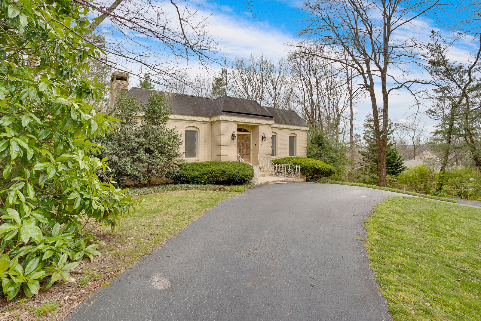 41 Carriage Hill - MLS Photos-5.jpg