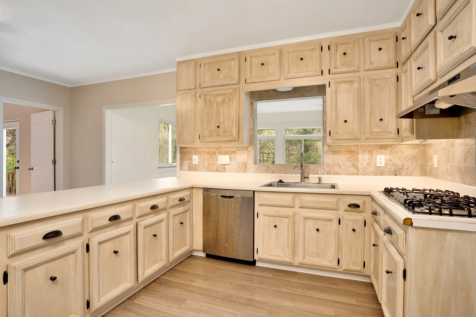 41 Carriage Hill - MLS Photos-13.jpg