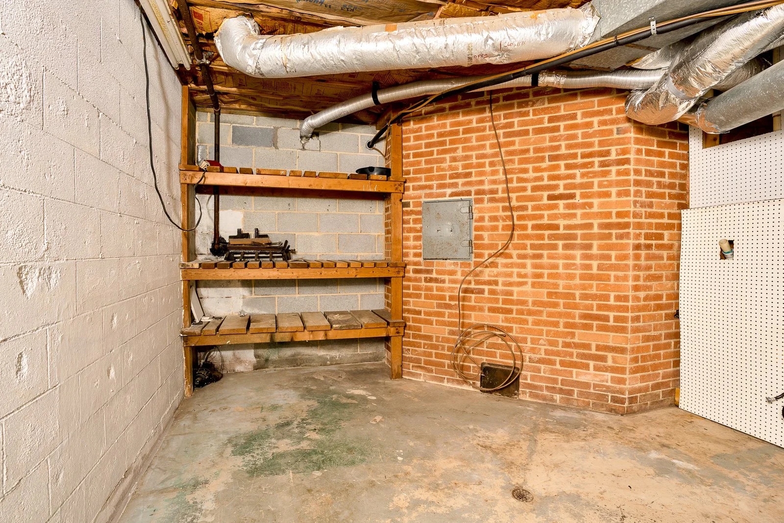 41 Carriage Hill - MLS Photos-26.jpg