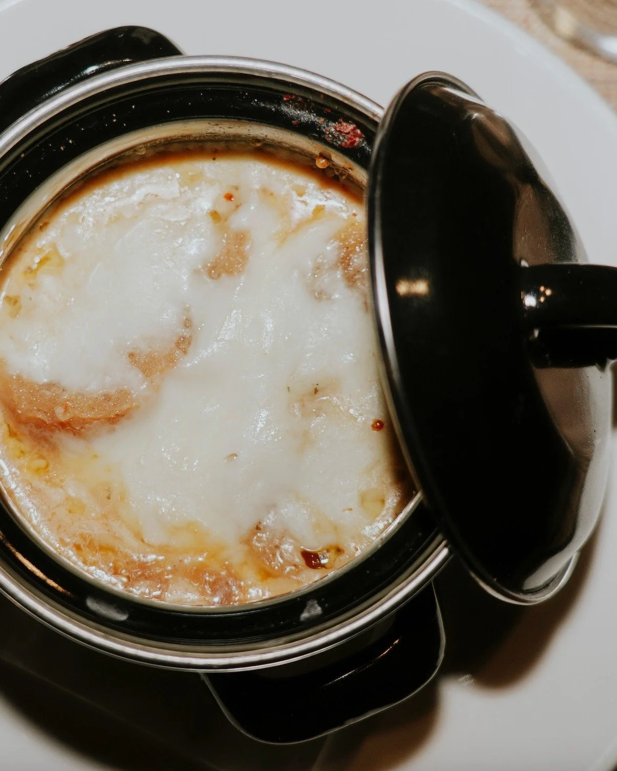 Nothing warms the heart like our fan-favorite onion soup.

For info about our hotel, contact us on 00961 70 413 777
.
.
#lecedrus #lecedrushotel #boutiquehotel #bsharri #lebanontourism