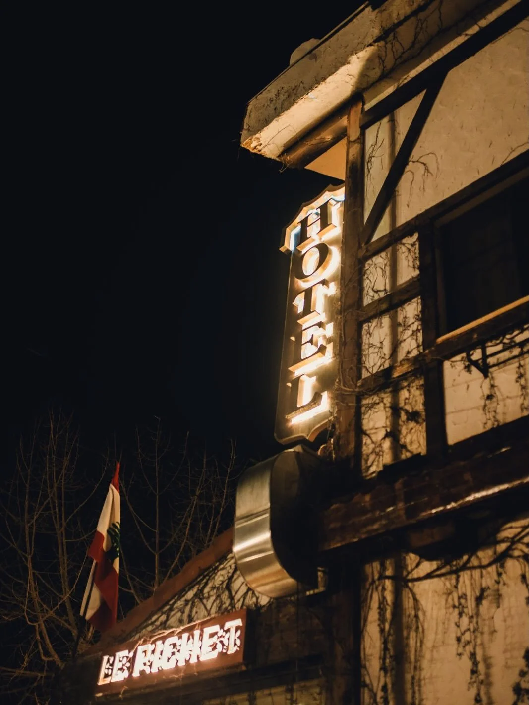 A quiet voyage to the Cedars 💫

At Le Cedrus, moments slow, soften and settle into place - 
from candlelit evenings to fire-warmed nights and gentle mountain mornings. 

Allow us to arrange your stay.
For reservations &amp; inquiries 00961 70 413 77