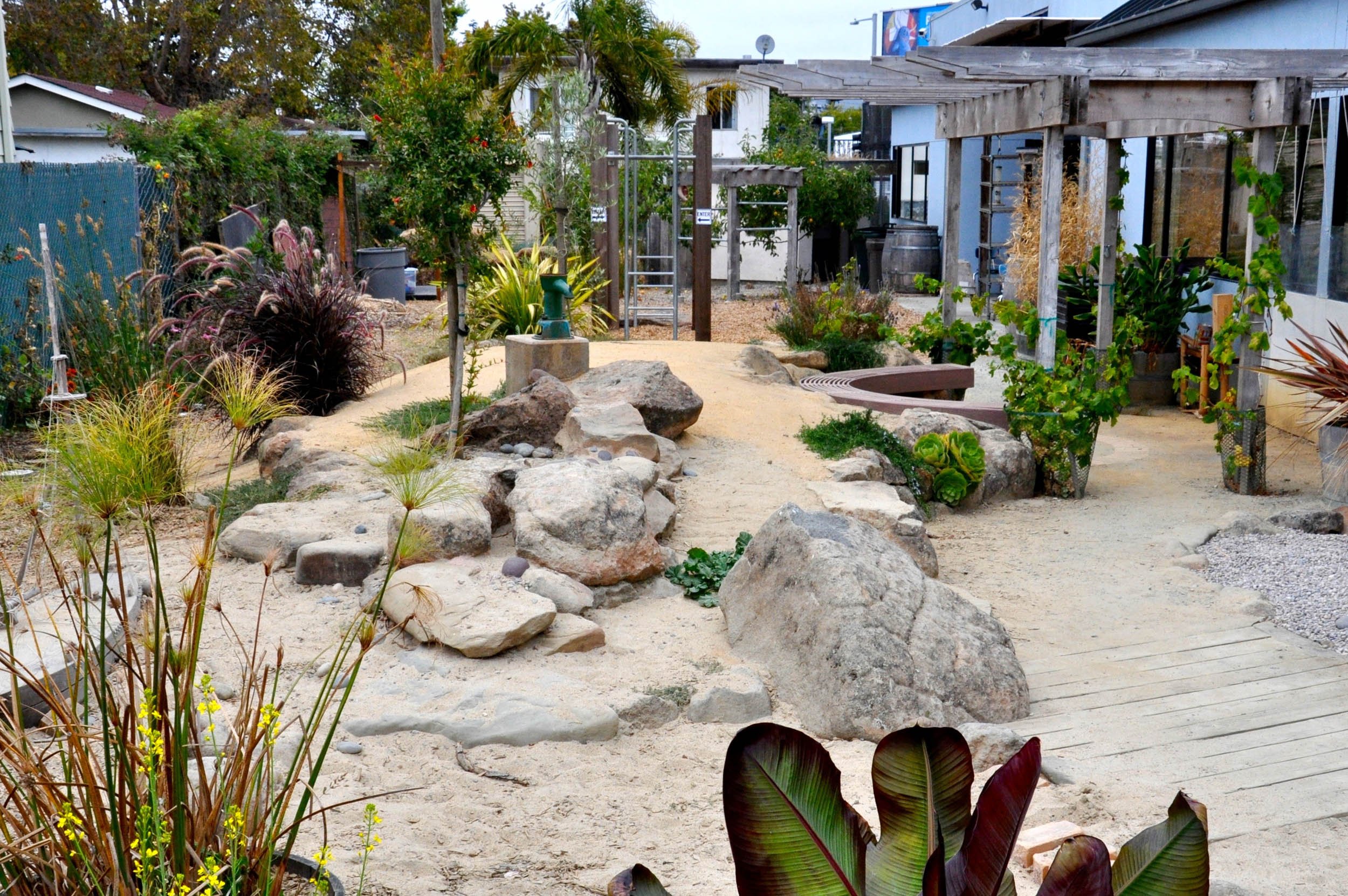 2 Hardscape Design and Construction Contractor.jpg