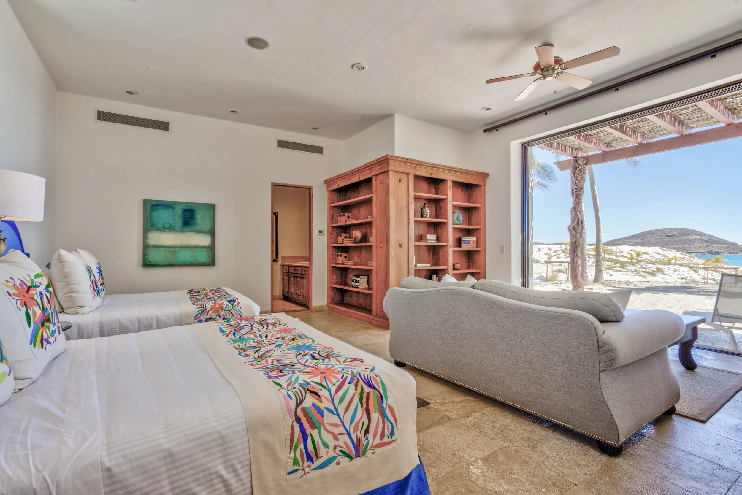 Double occ king bottom casa sueno.jpg