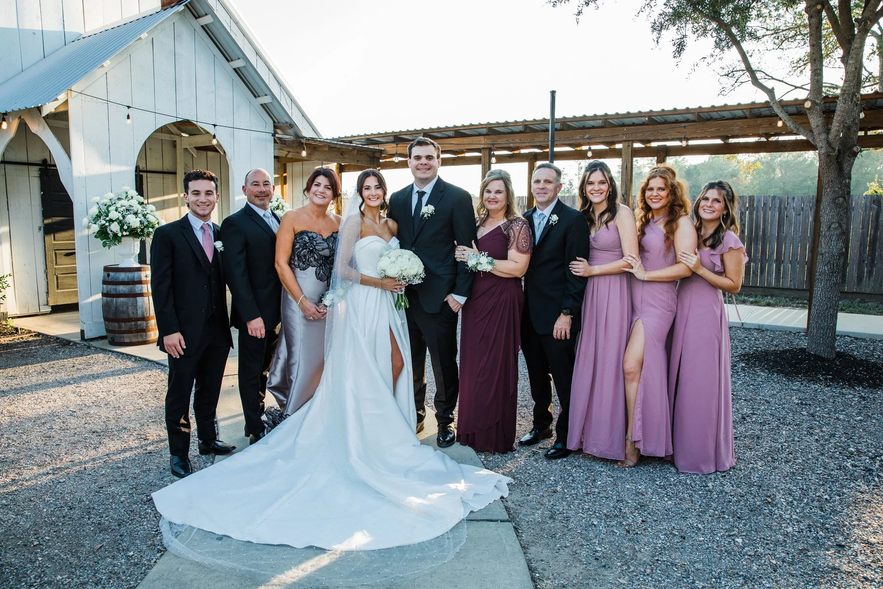 🌸 Happy Easter from Hochzeit Hall 🌸

Wishing you a beautiful Easter filled with joy, time with loved ones, and meaningful moments together.

Spring is such a special season for celebrations, and we love seeing couples begin this new chapter surroun