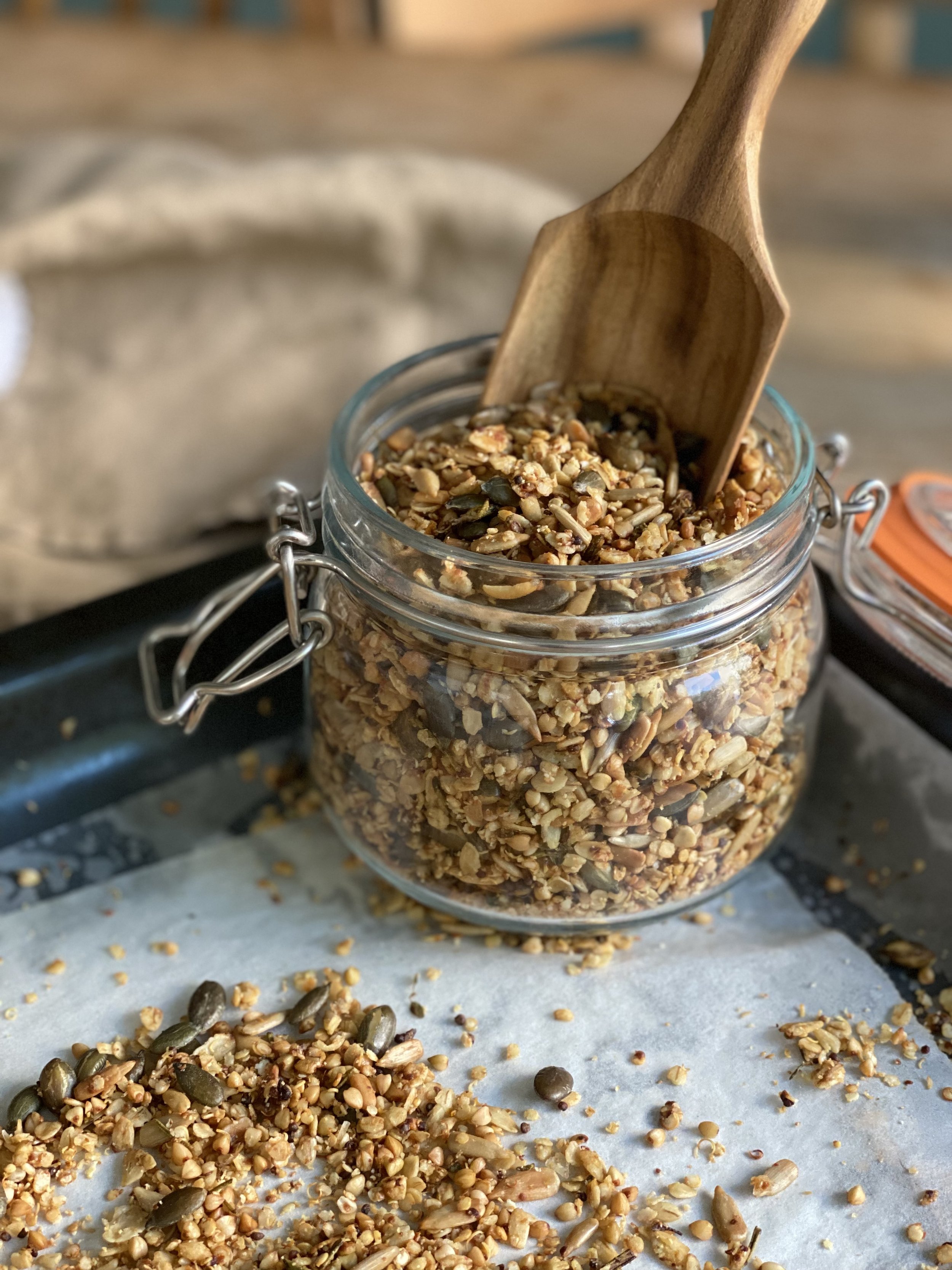 Savoury granola