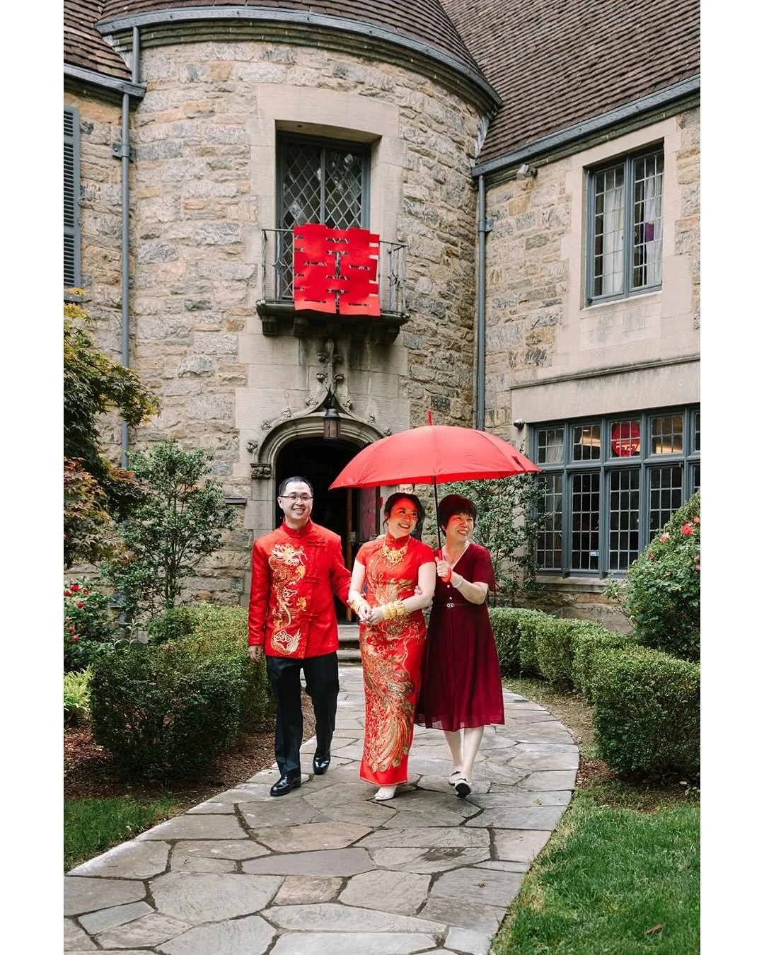 A beautiful tribute to their heritage &mdash; Andrea and Rick began their day with a traditional Chinese tea ceremony, honoring family and generations past. Here&rsquo;s to love, legacy, and the moments that make every wedding so deeply personal.

⠀⠀
