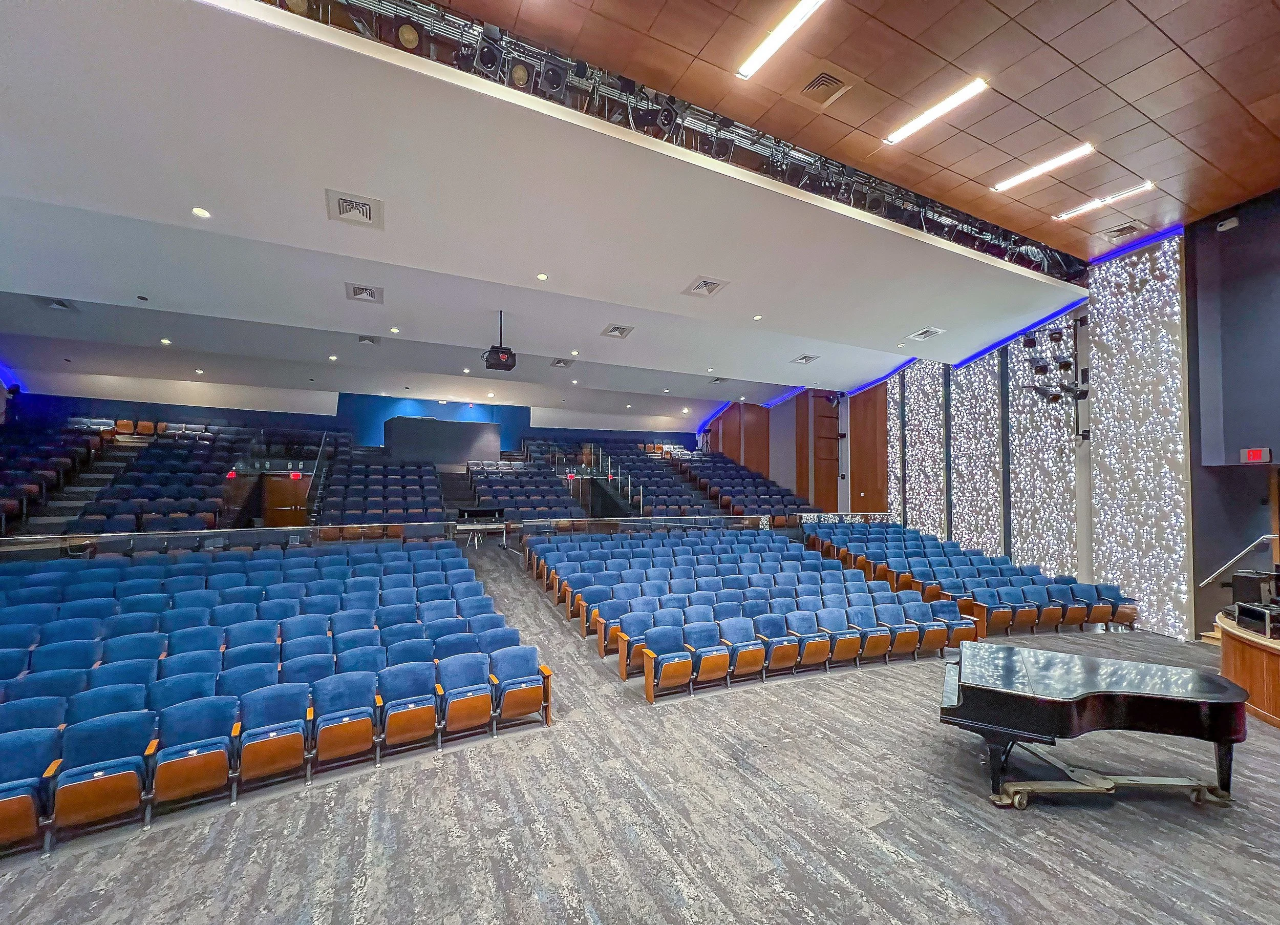Auditorium 4-2.jpg