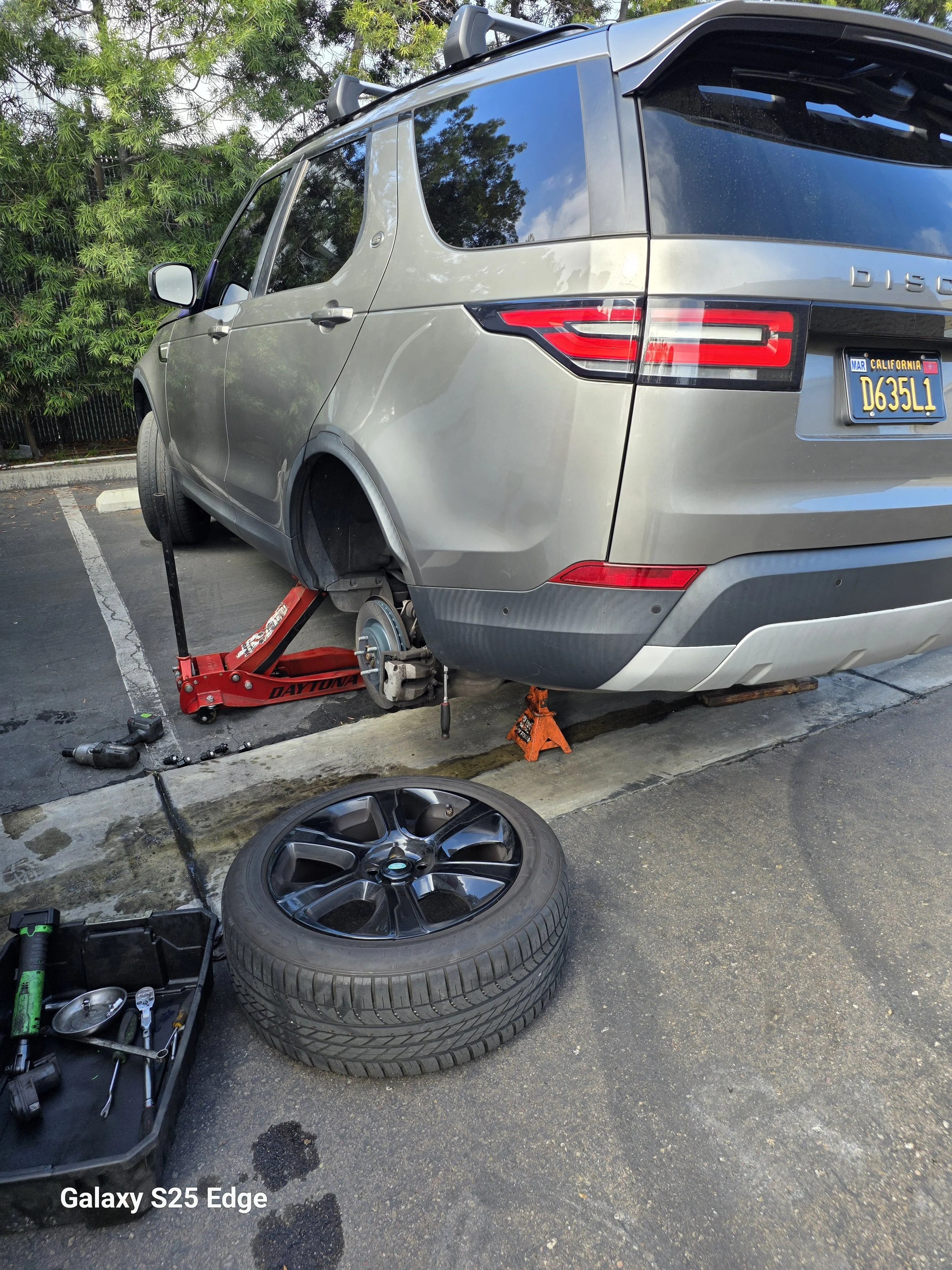 Land Rover rotors and brake pads service