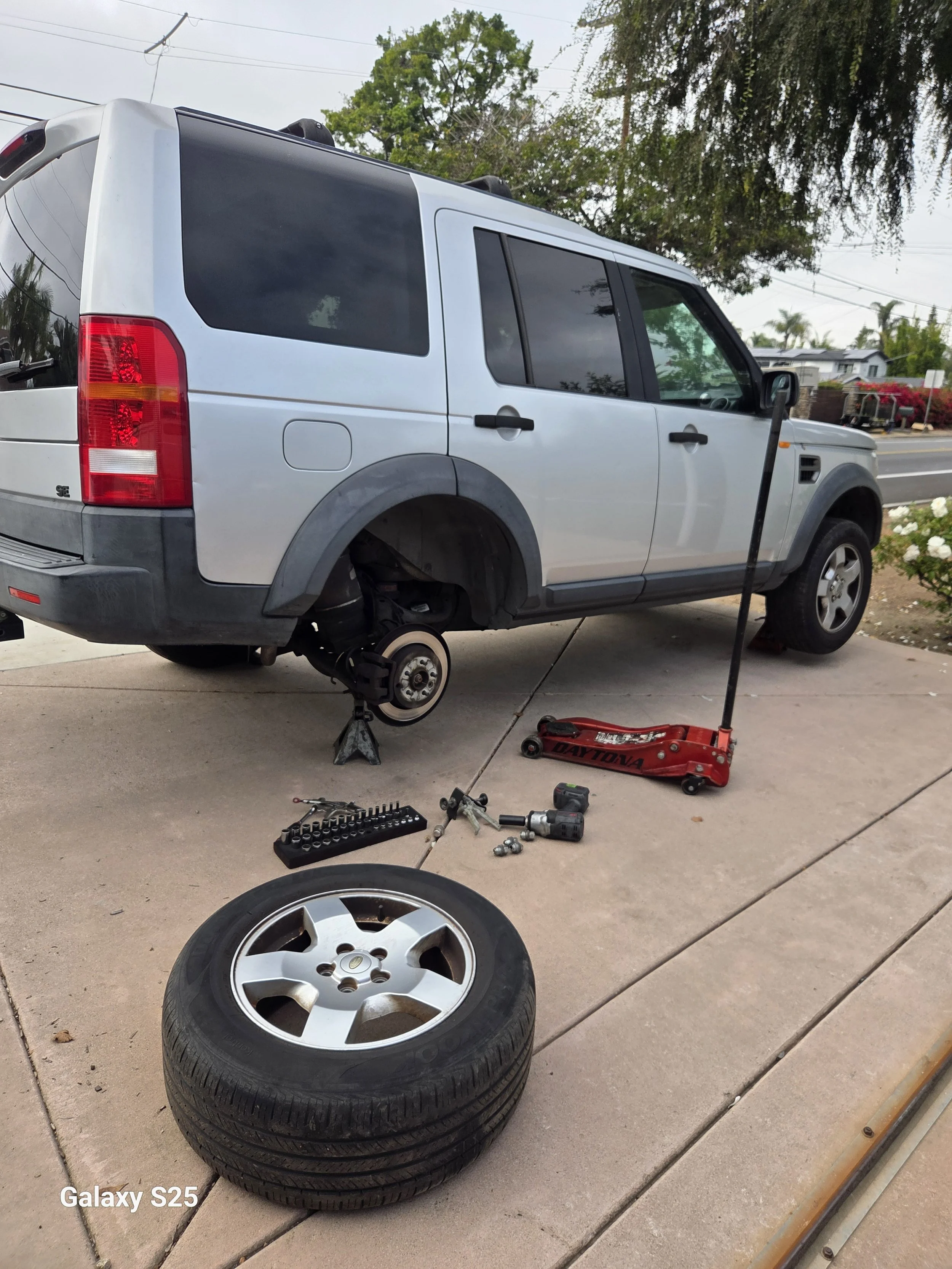 Land Rover brake pads and oil service