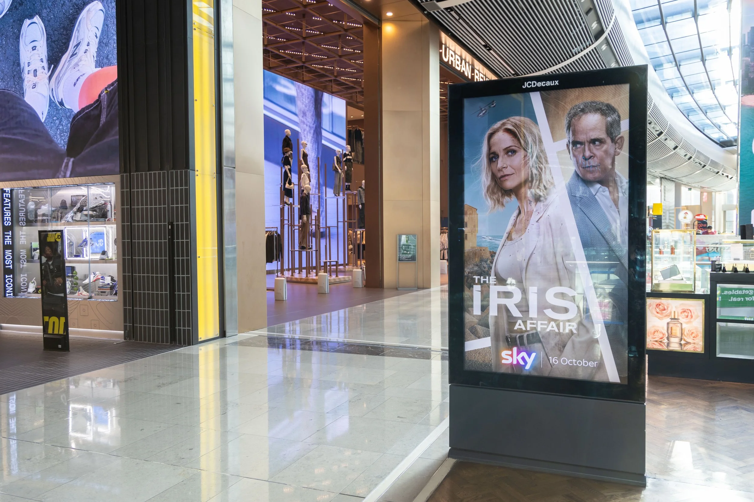 Iris - Retail D6s (4).jpg