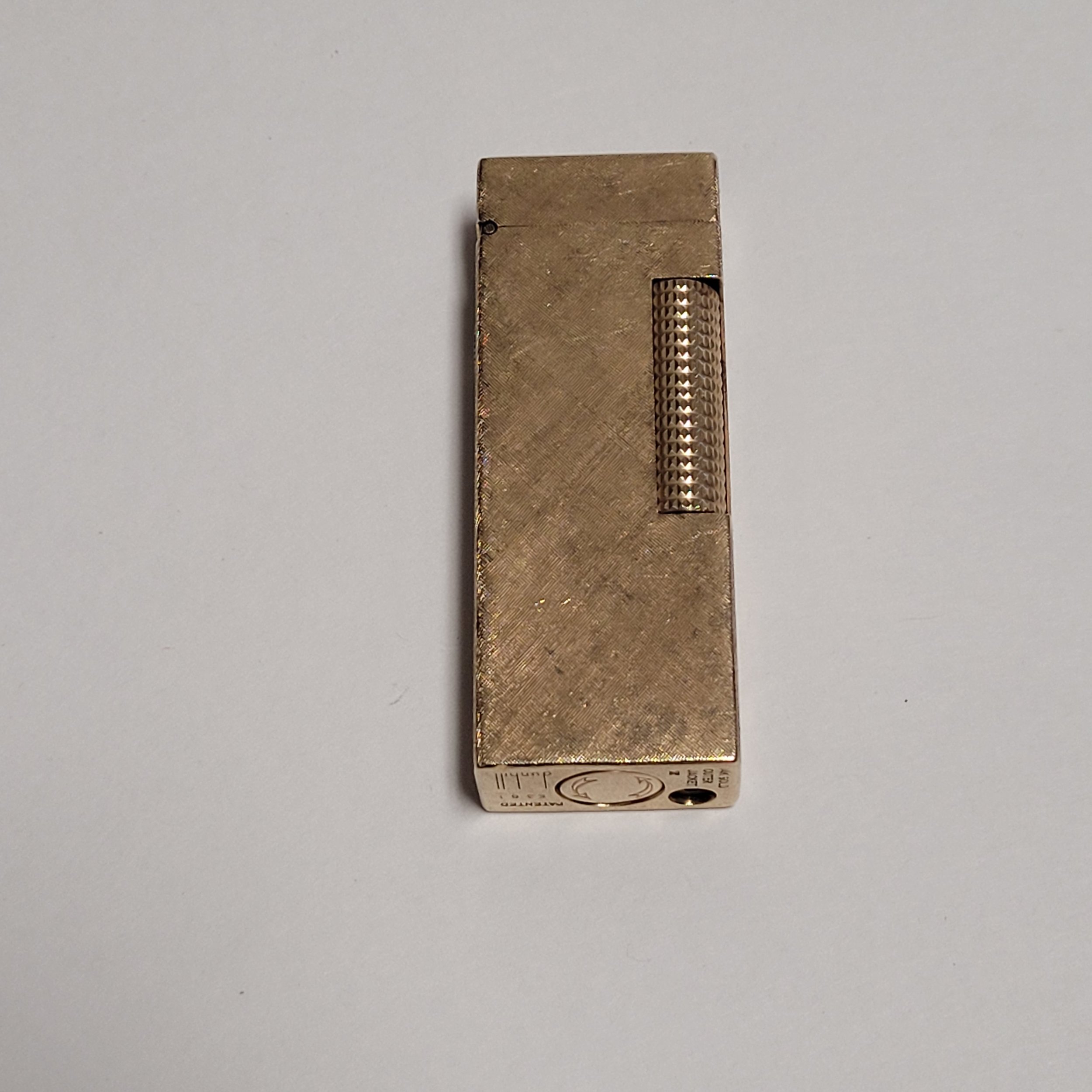 Alfred Dunhill 1960s Rollagas 14K Gold Outer Jacket — Elegant Lighters ...