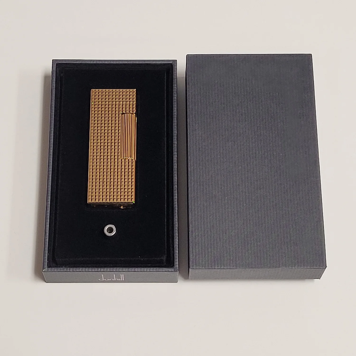Alfred Dunhill Rollagas 2 Gold Plated Hobnail Lighter — Elegant 