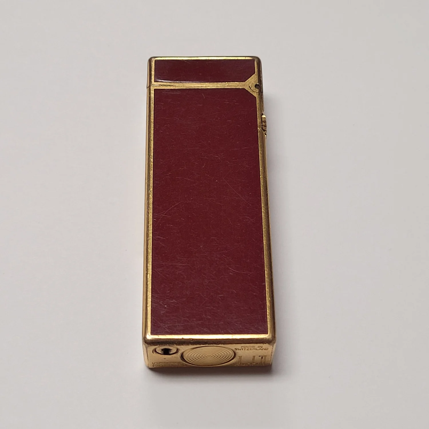 Alfred Dunhill Rollagas Red Lacquer Gold Plated — Elegant Lighters ::  Selling & repairing high-end and vintage lighters since 1957! – S.T.  Dupont, 