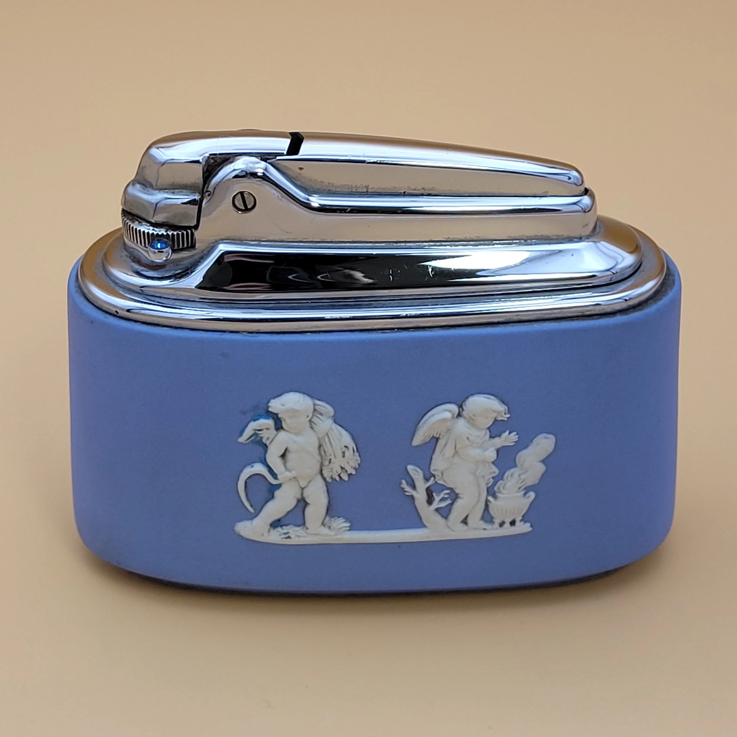 Vintage Ronson Four Seasons Wedgwood Table Lighter