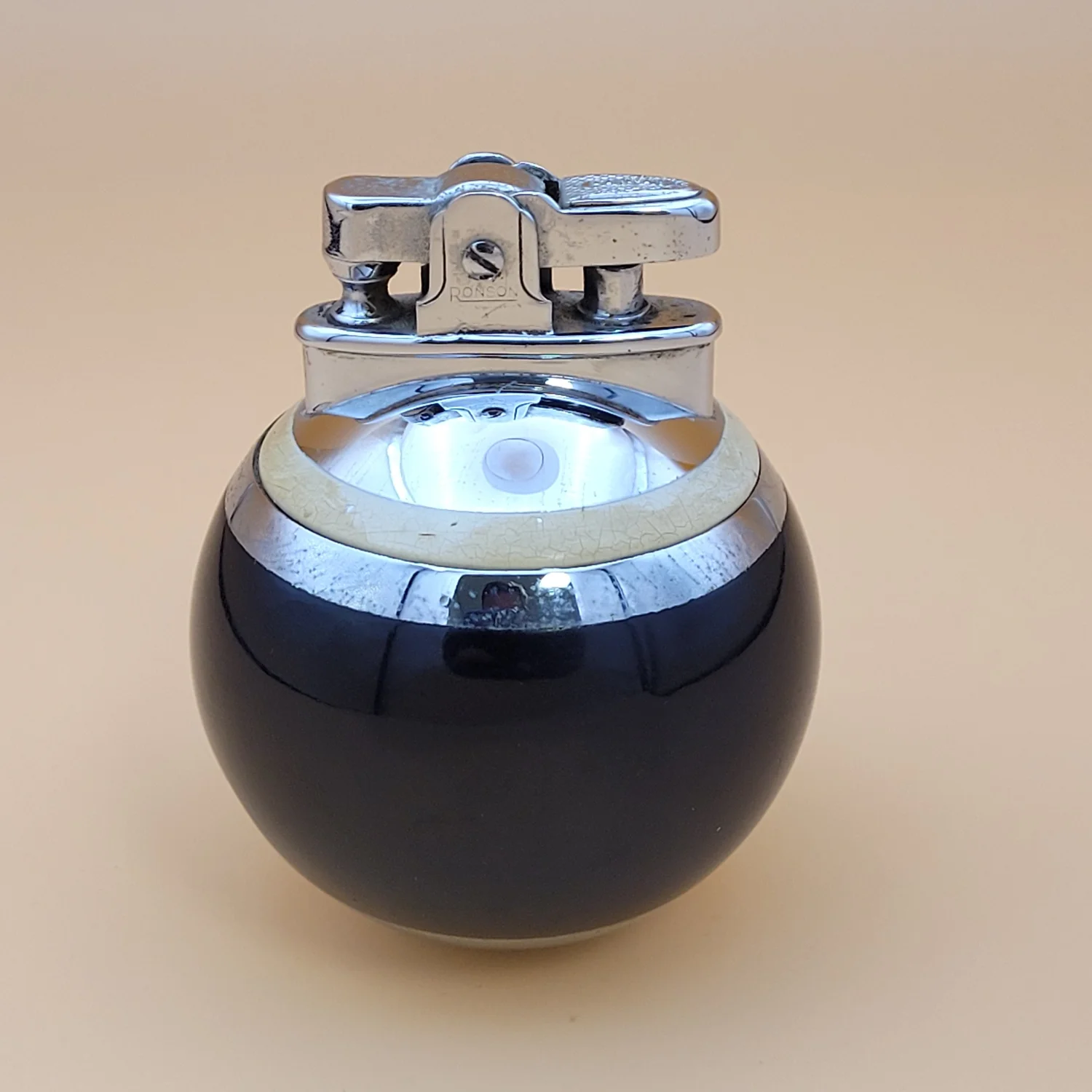 1920s Ronson Rondelight Jr Art Deco Table Lighter — Elegant Lighters ::  Selling & repairing high-end and vintage lighters since 1957! – S.T.  Dupont, 