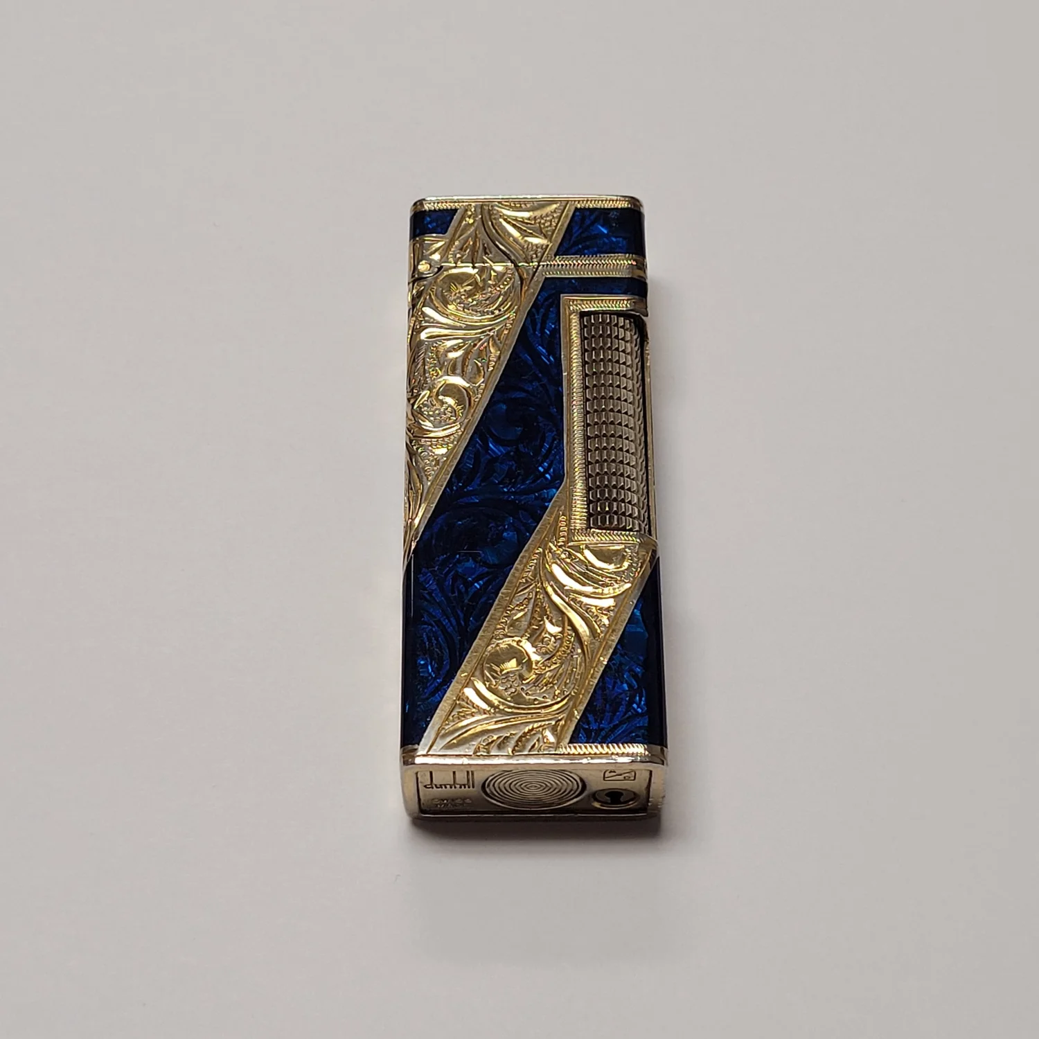 Alfred Dunhill Rollagas Floral Blue Lacquer & Gold Plated — Elegant  Lighters :: Selling & repairing high-end and vintage lighters since 1957! –  S.T. 