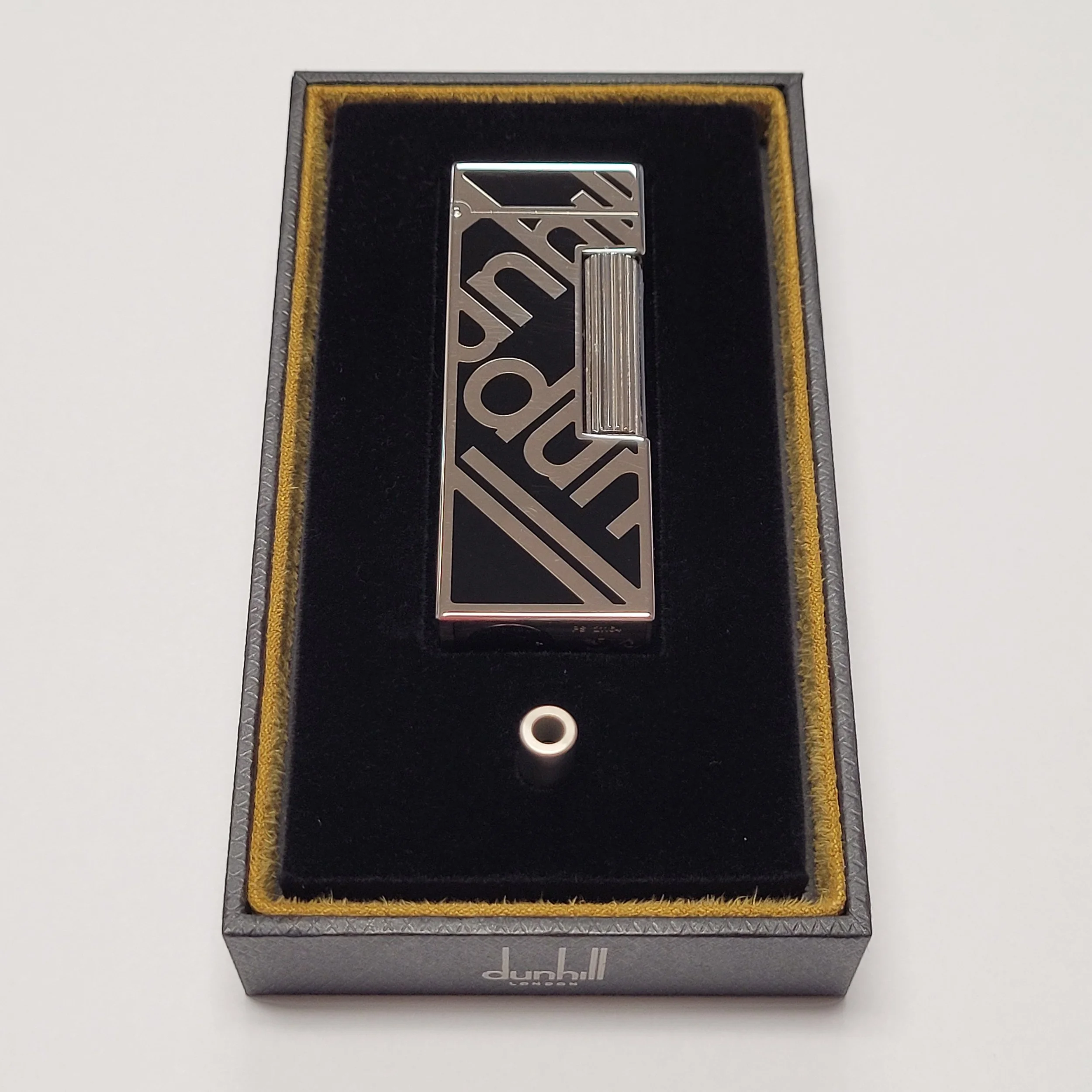 Alfred Dunhill Rollagas 2 Logo Black Lacquer w/ Pipe Flame